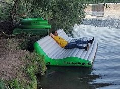 Фотография Надувной плавающий шезлонг - лежак для развлечений на воде из ткань ПВХ (PVC) ТаймТриал