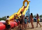 Фотография "КАСКАД" - надувная водная пляжная горка с бассейном для пляжа из ткань ПВХ (PVC) ТаймТриал