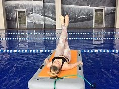 Фотография "ФИТНЕСПЛОТ" - надувной мобильный акваплот для занятий аквафитнесом в бассейне на воде из ткань AIRDECK (DROP STITCH) ТаймТриал
