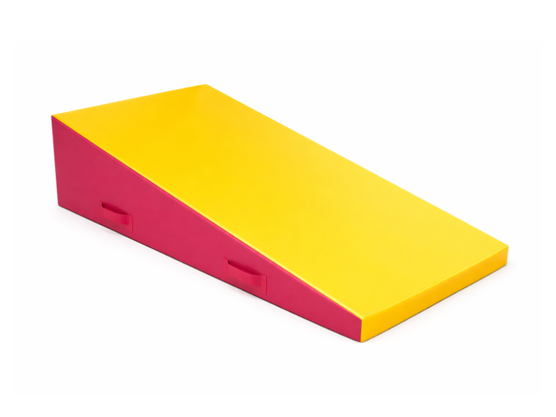 Фотография "ТРЕУГОЛЬНИК МАЛЫЙ" - Мягкий модуль для гимнастики для использования в спортивном зале детского сада, школы или спортивного клуба для детей и подростков из ткань ПВХ (PVC) ТаймТриал