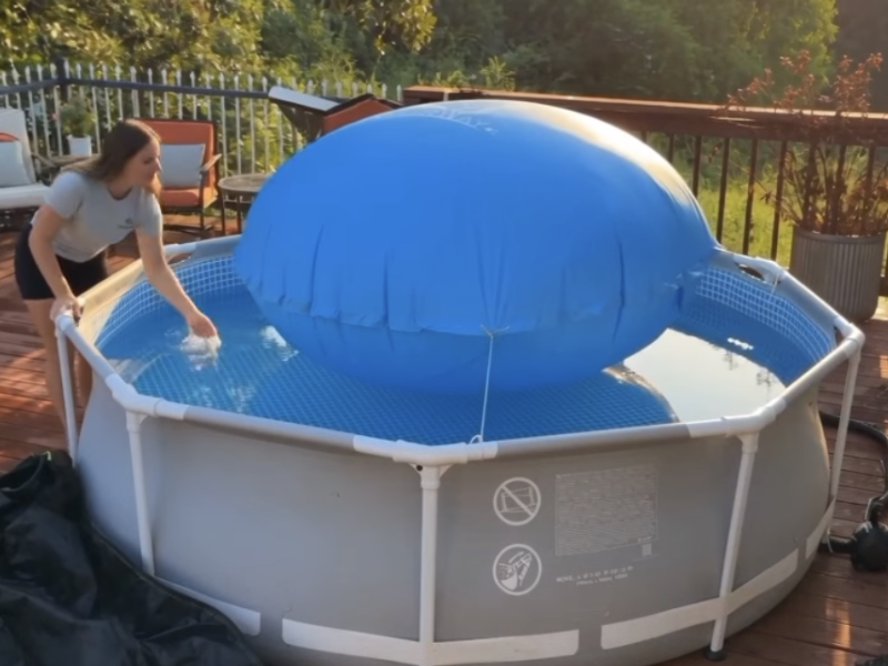 Фотография Надувная опора под защитное покрытие бассейна для отвода воды, снега и мусора из ткань ПВХ ткань ТПУ 210Д пленка ТПУ 0,5 мм ткань ТПУ 420Д ТаймТриал
