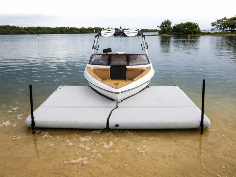 Фотография Надувной швартовый понтон (причал, пристань) длиной 4м для швартовки катера, лодки, яхты из ткань AirDeck ПВХ (воздушная палуба) ТаймТриал