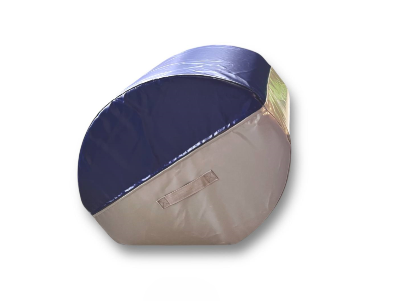 Фотография "ФЛИК-ФЛЯК МАЛЫЙ" - Мягкий модуль для гимнастики для использования в спортивном зале детского сада, школы или спортивного клуба для детей и подростков из ткань ПВХ (PVC) ТаймТриал