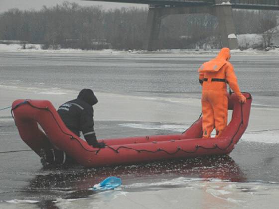 Многофункциональная надувная спасательная лодка для МЧС