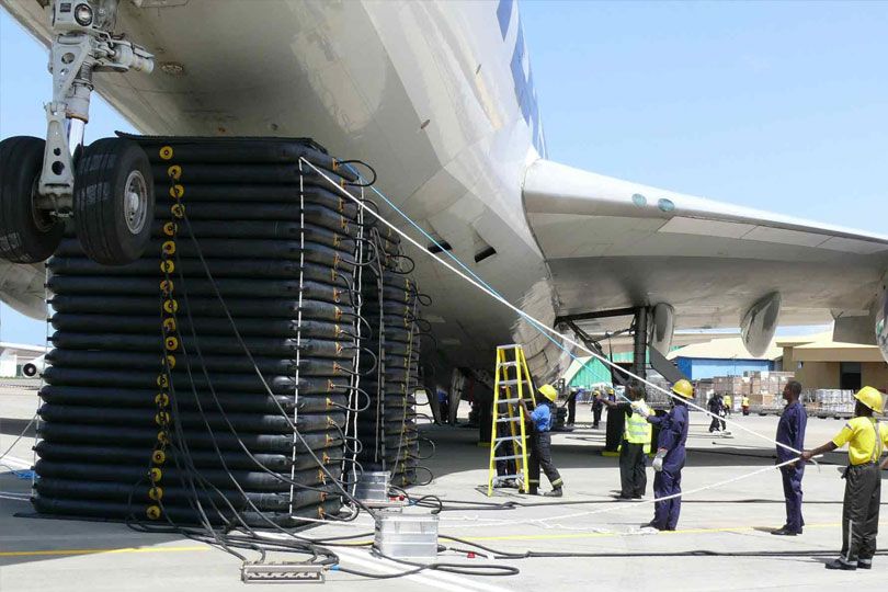 Фотография Надувные пневмокаркасные подъемники для эвакуации и ремонта самолета из AIRDECK (DWF) ТаймТриал
