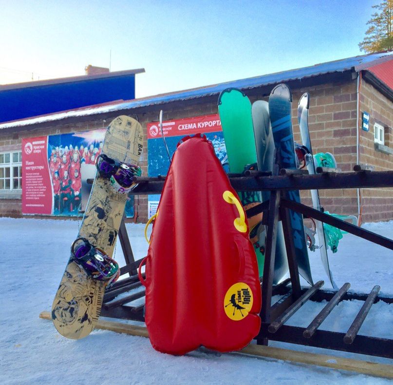 Самокат на лыжах и санимобиль: 6 видов детского транспорта для снежных зим