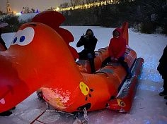 Фотография "ДРАКОН-ДАБЛ" - надувные зимние, водные сани дубль-банан для катания за снегоходом или квадроциклом из ПВХ (PVC) ТаймТриал