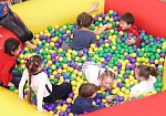Фотография Надувная детская игровая площадка или сухой бассейн с шариками для детей, взрослых из ПВХ ТаймТриал