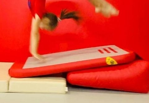 Надувной подкидной мостик для акробатики, гимнастики