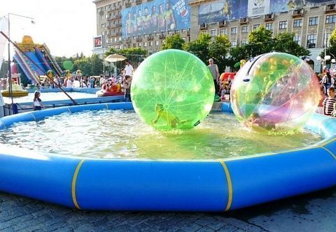 Надувной бассейн для зорбов и бамперных лодочек