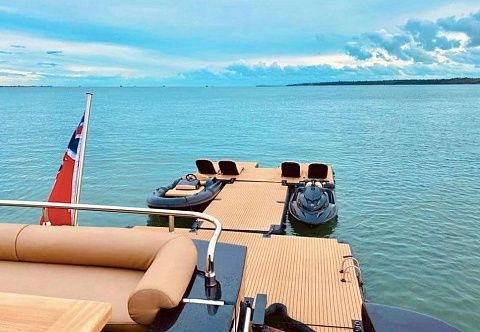 Надувная станция-платформа (причал, пристань) для гидроцикла