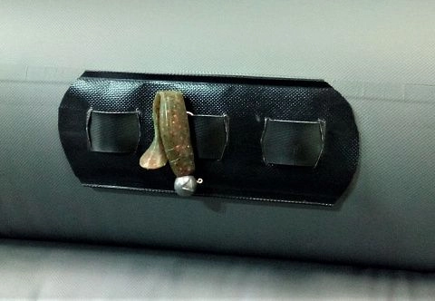 Держатель из ПВХ для рыболовных крючков, блесен и воблеров на надувную лодку, байдарку или каяк