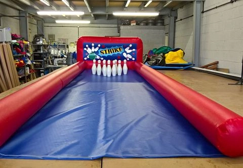 Надувной кегельбан