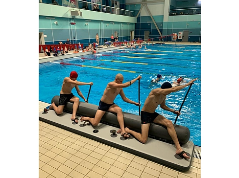 Надувной гребной тренажер для имитации гребли на рафте для занятий в бассейне, рафтинга