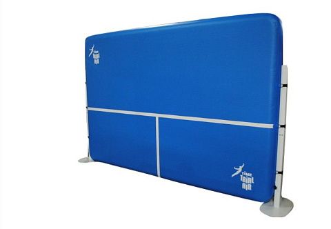 Надувная тренировочная стенка для большого тенниса «AceWall PRO» (air tennis wall) Надувная тренировочная стенка для большого тенниса «AceWall PRO» (air tennis wall)