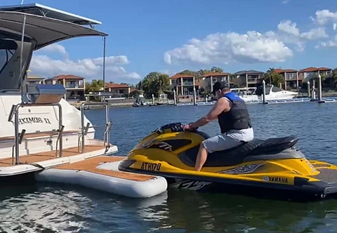 Надувной Y-причал (пирс, пристань) для катера