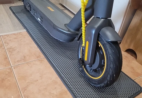 Защитный EVA коврик для хранения электросамоката, водо и грязезадерживающий