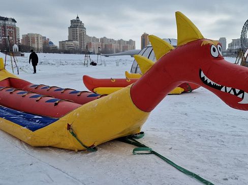 Защитный ПВХ чехол для надувного аттракциона банана, саней