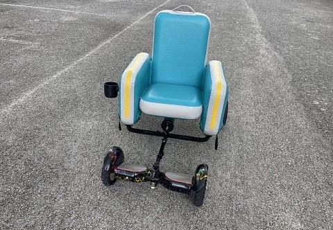 Надувное бескаркасное кресло из AirDeck с возможностью установки на подвижные конструкции