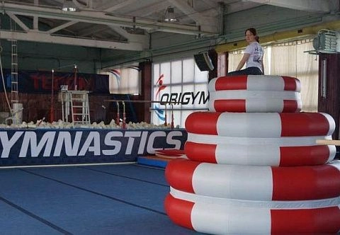 Надувной гимнастический круглый батут в 2 кольца