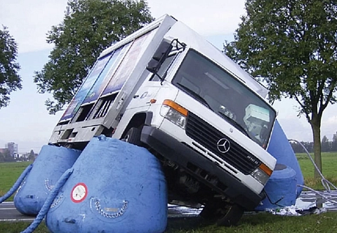 Пневмодомкрат из ПВХ для подъема грузовых автомобилей