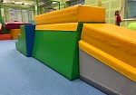 Фотография "ИГРОВЫЕ СПОРТИВНЫЕ ЗАЛЫ" - Комплект поливалентных матов и модулей для использования в спортивном зале детского сада, школы или спортивного клуба из ткань ПВХ (PVC) ТаймТриал