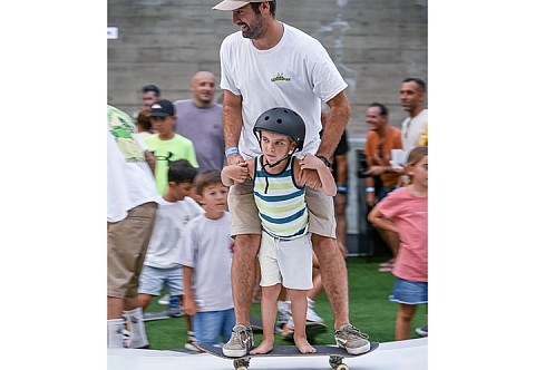 Надувная мобильная короткая рампа для катания на скейтборде