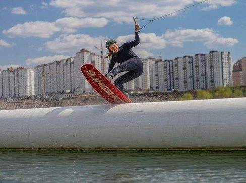 «ПАЙП» - надувная безопасная фигура для тренировок вейкбординга, вейк парка