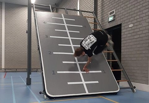 Надувной мат-стенка для тренировки Паркура и для трюков