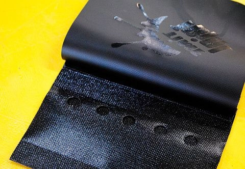 Съемный держатель для рыболовных крючков на гребенку с клапаном антизацеп, блесен и воблеров на надувную лодку, байдарку или каяк