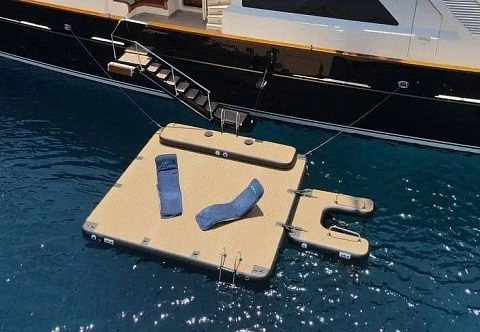 Надувной плот-платформа к яхте, катеру для отдыха