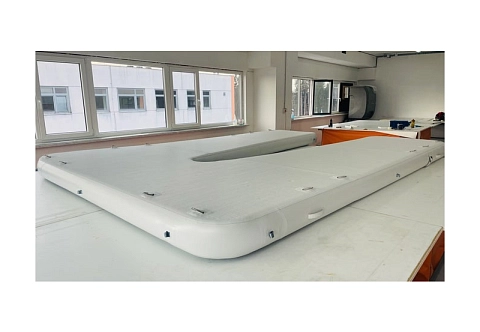 Надувная плот-платформа (причал, пирс) для каяков, сияков и отдыха на море