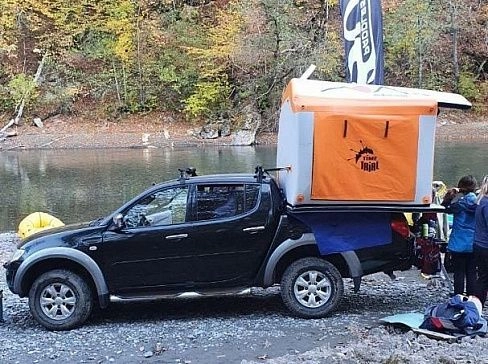 Надувная автомобильная палатка для пикапа