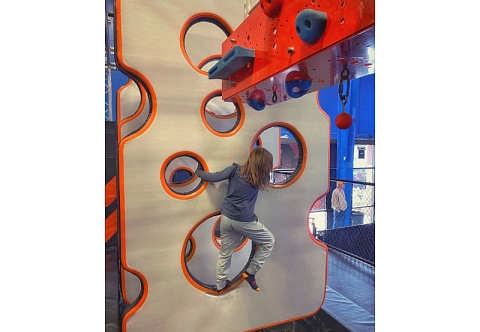 Мобильный надувной скалодром для взрослых и детей из AirDeck Drop Stitch