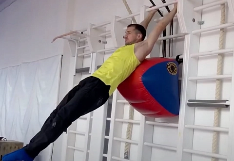 Надувной тренажер для шведской стенки 