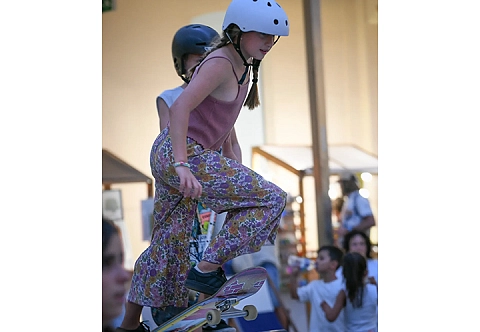 Надувная мобильная короткая рампа для катания на скейтборде