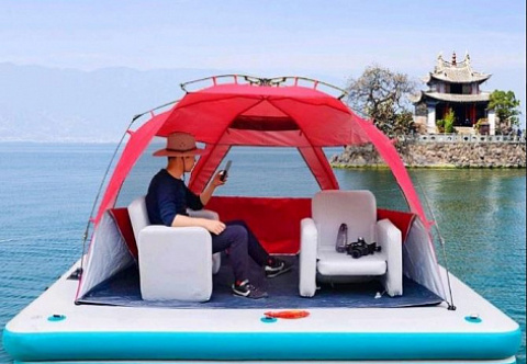 Надувная платформа для отдыха на воде с палаткой