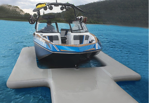 U-образный швартовочный пирс (причал, пристань) для швартовки катера — надувная причальная платформа