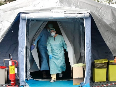 Надувная палатка для карантина и лечения коронавируса COVID-19