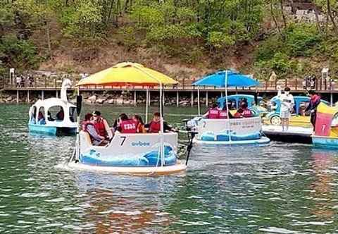 Надувная беседка платформа-пончик для отдыха на воде