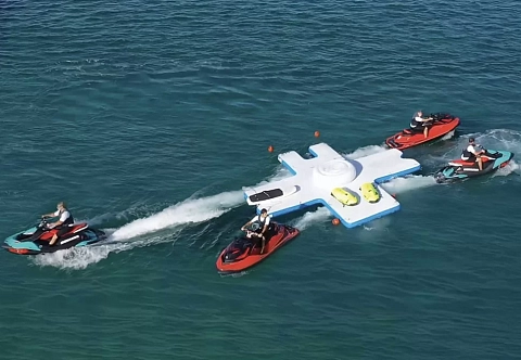 Надувная станция-платформа (причал, пристань) для гидроцикла