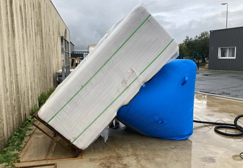 Пневматический надувной домкрат из ПВХ клиновидной формы