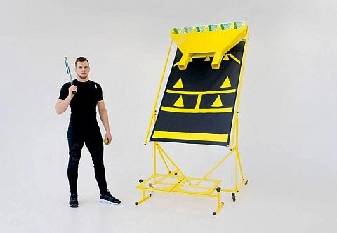 Тренажер для игры в большой теннис