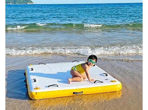 Надувная мини-платформа для отдыха, купания и развлечений на воде, море