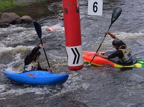 Подвесной надувной буй  «Цилиндр» для трассы для проведения соревнований (гребного слалома, рафтинга)