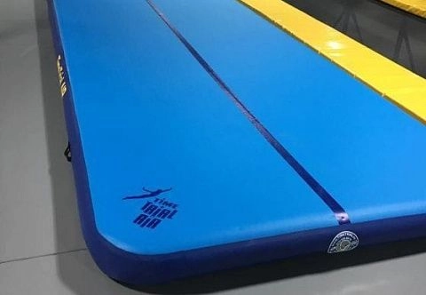 Надувная акробатическая дорожка «Вальсет»