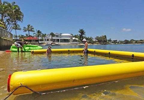 Надувное ограждение зоны купания 