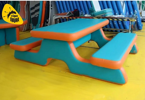 Надувной мобильный стол с лавочками из AirDeck Drop Stitch