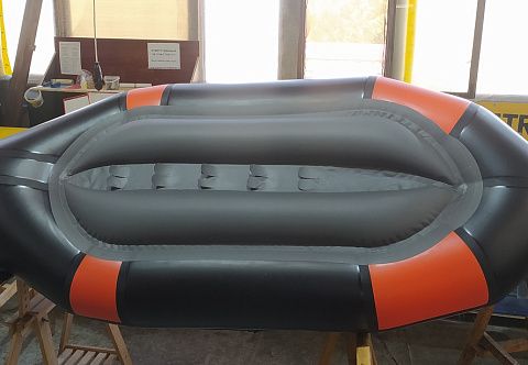 "ВОЛНОБОЙ" - одноместный надувной пакрафт (паккаяк) из ТПУ с надувным дном НДНД с самоотливом для сплава по бурной воде "ВОЛНОБОЙ" - одноместный надувной пакрафт (паккаяк) из ТПУ с надувным дном НДНД с самоотливом для сплава по бурной воде