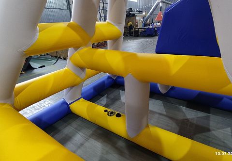 "ПИРАМИДА" - надувной водный аттракцион